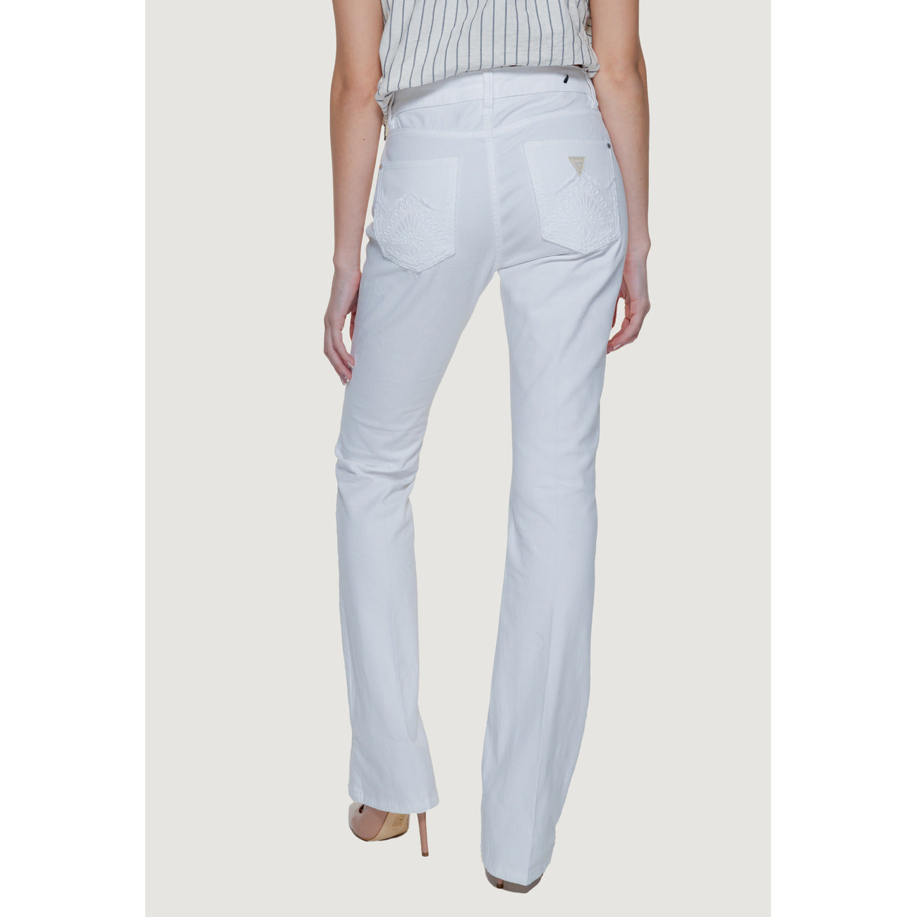 Guess Femeie Pantaloni